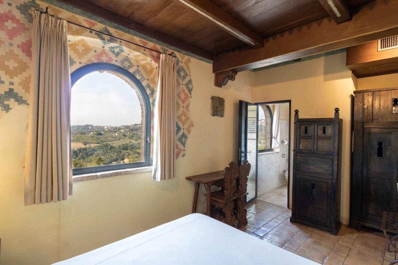 Castello Di Monterone 4*