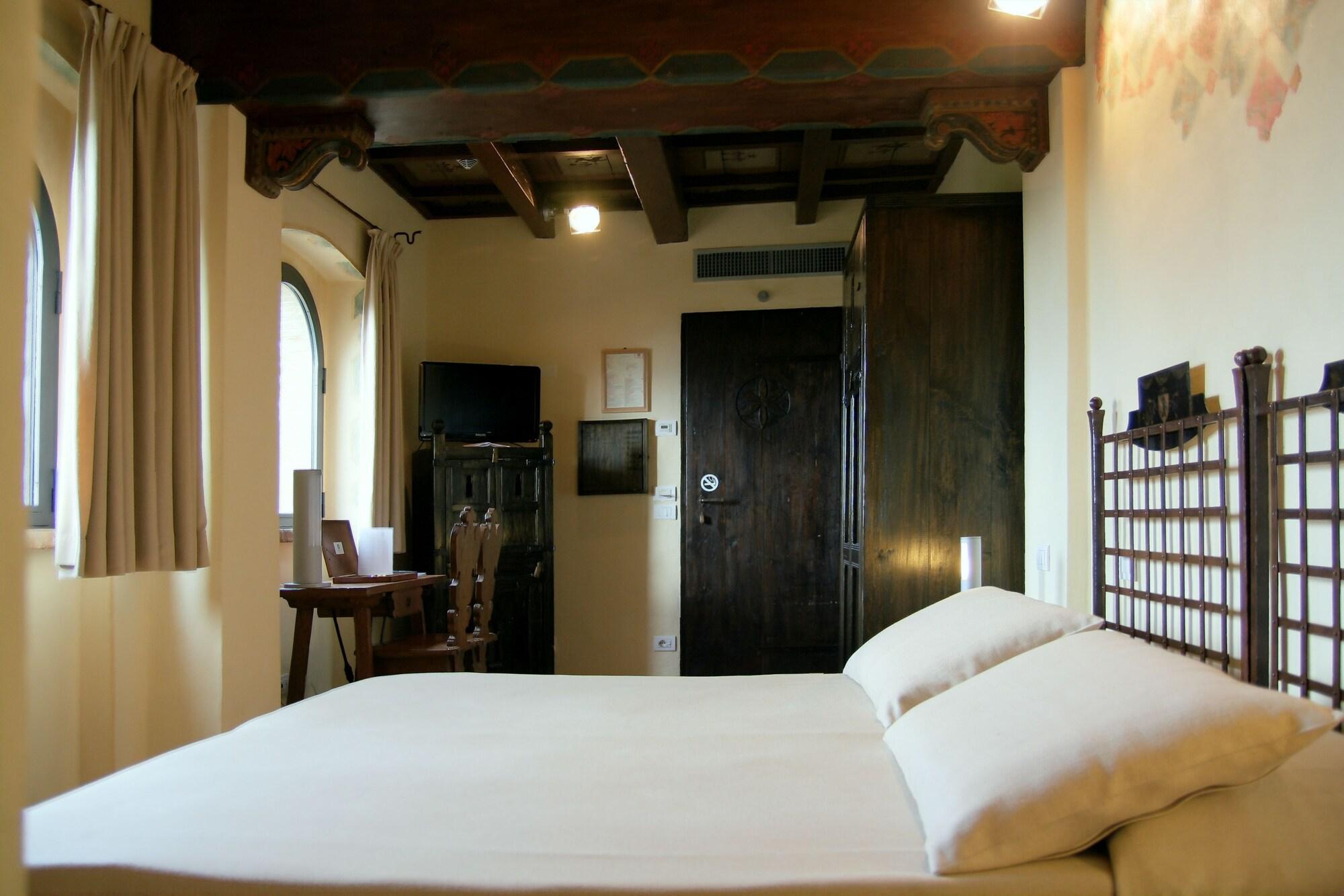 Castello Di Monterone 4* Perugia
